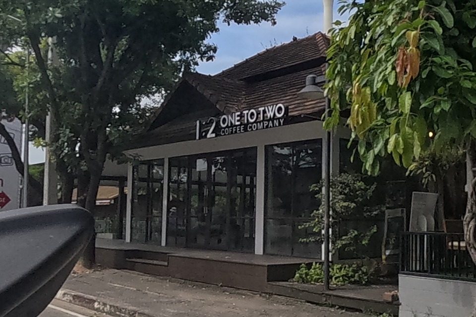 รูปถ่ายของ ONE TO TWO COFFEE COMPANY — ร้านอาหาร-ของกิน ในเชียงใหม่ ถ่ายโดย NaN Peacock · Photograph of ONE TO TWO COFFEE COMPANY, Food & Eats in Chiang Mai, by NaN Peacock