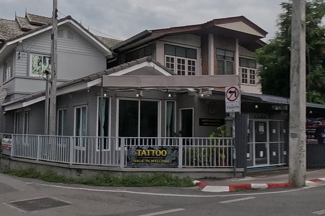 รูปถ่ายของ Goodlifetattoo & barber shop — เสริมสวย-ทำผม ในเชียงใหม่ · Photograph of Goodlifetattoo & barber shop, Beauty & Hair in Chiang Mai