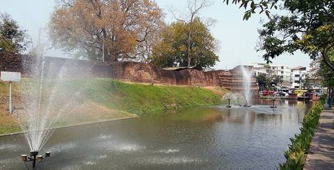 Jaeng Sri Phum or Sri Phum Corner is the norteastern citadel of the Chiang Mai city wall. It was built at the turn of the 18th to the 19th century.