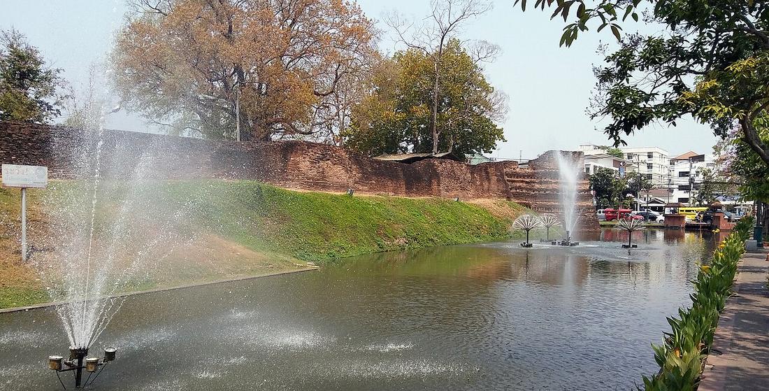 Jaeng Sri Phum or Sri Phum Corner is the norteastern citadel of the Chiang Mai city wall. It was built at the turn of the 18th to the 19th century.