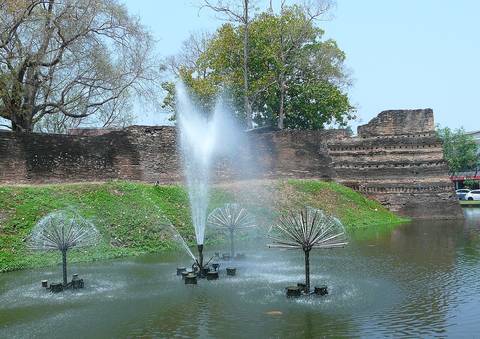 Jaeng Sri Phum or Sri Phum Corner is the norteastern citadel of the Chiang Mai city wall. It was built at the turn of the 18th to the 19th century.