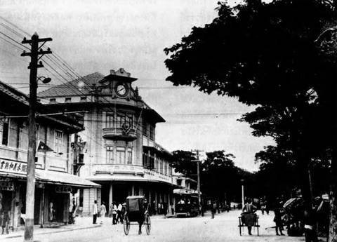 Charoen Krung Road, taken in the reign of Chulalongkorn (reigned 1868–1910)
