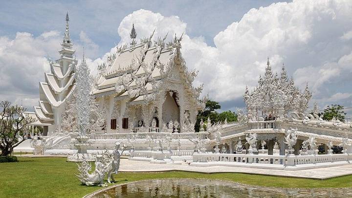 Chiang Rai, Thailand: Wat Rong Khun, also known as "The White Temple"