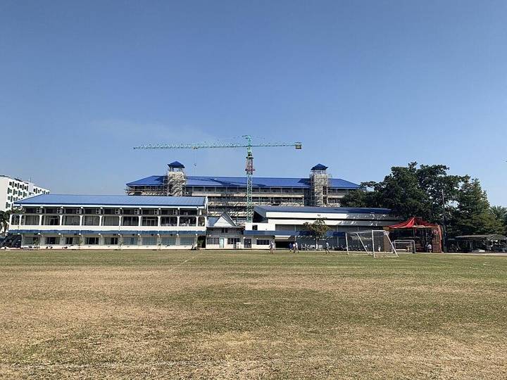 Samakkhi Witthayakhom School field, 12 building that is under construction, Grand Conference Hall and school gymnasium.