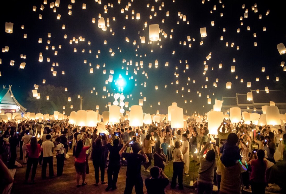Festival Yi Peng. ChiangMai, Tailandia.