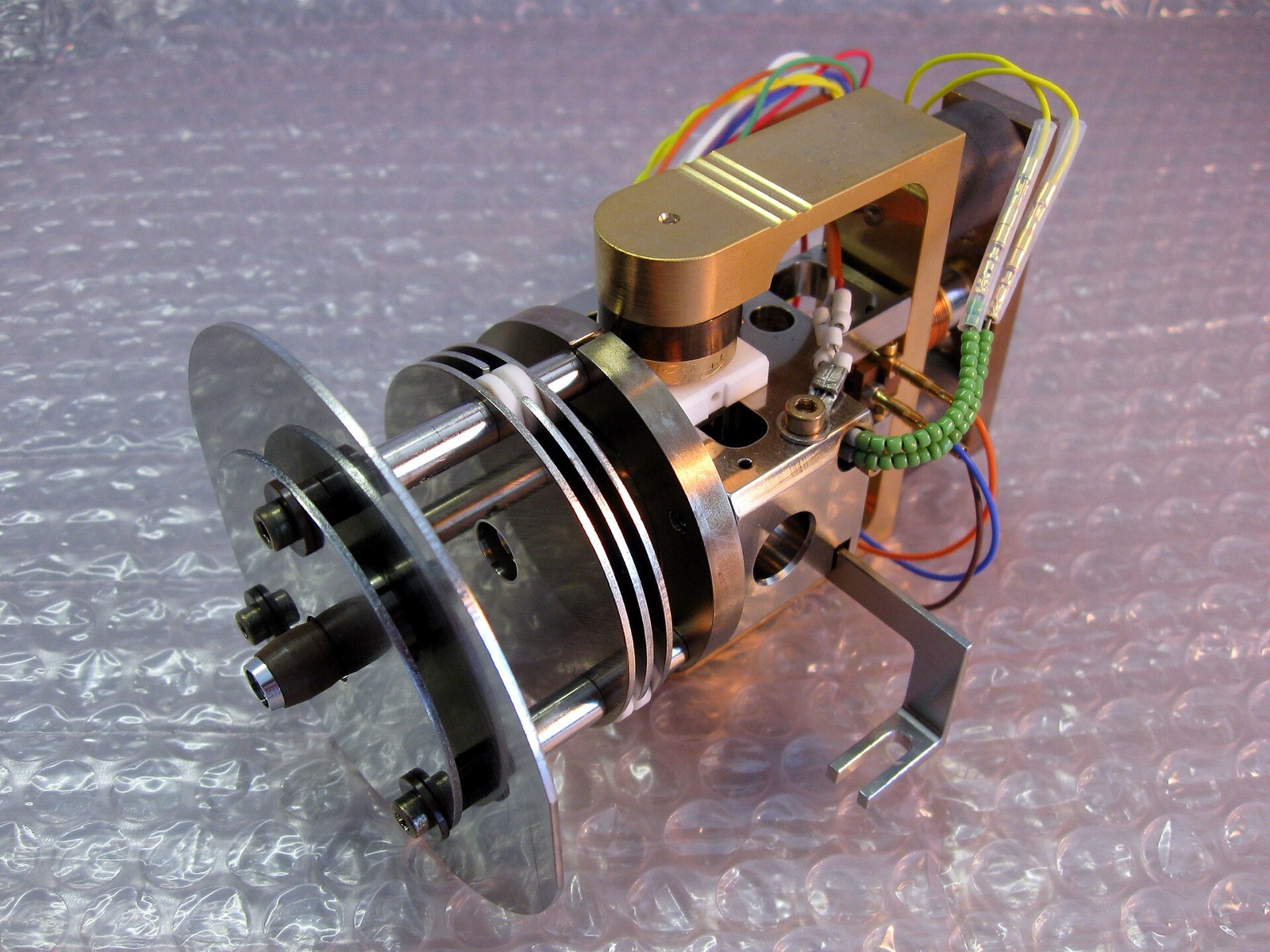 An ion source from a 1990s mass spectrometer, for electron and chemical ionisation.