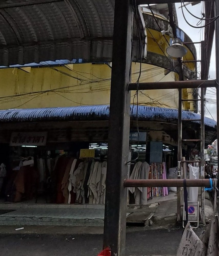 ลักษมี, fabric shop