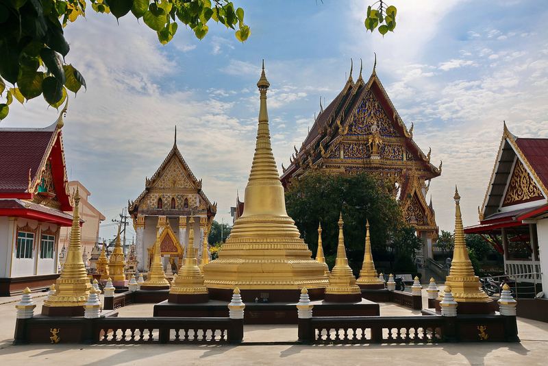 Wat Samlae, on the Chao Phraya
