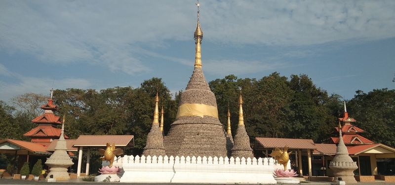 Wat Chedi Hoi, the shell chedi, Lat Lum Kaeo