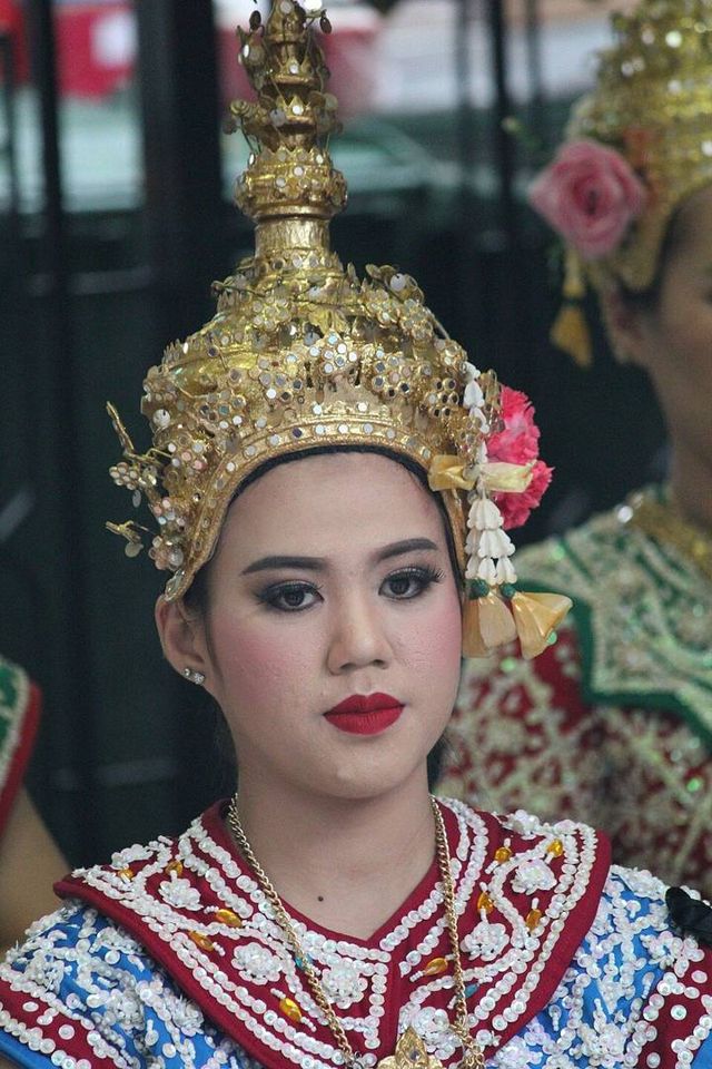 นางรำที่แก้บน ศาลพระพรหมเอราวัณ กรุงเทพฯ