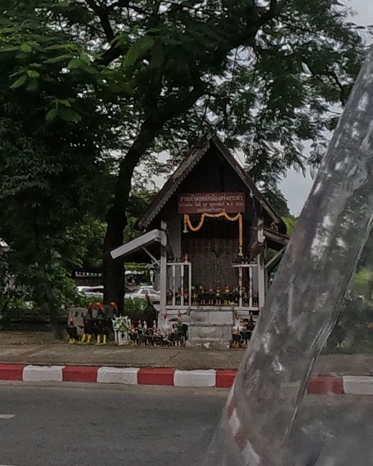 ศาลเจ้าพ่อแจ่งกะต๊ำ เรือนไม้แบบล้านนา