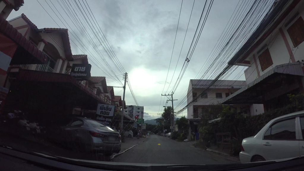 ภาพถนนตรงที่ ร้าน 101 ซ่อมเสื้อผ้า ตั้งอยู่ ถ่ายโดย kaart_3 พ.ศ. 2562 (2019) · A street-level view of where ร้าน 101 ซ่อมเสื้อผ้า · Ran 101 Somsueapha stands, by kaart_3 in 2562 (2019)