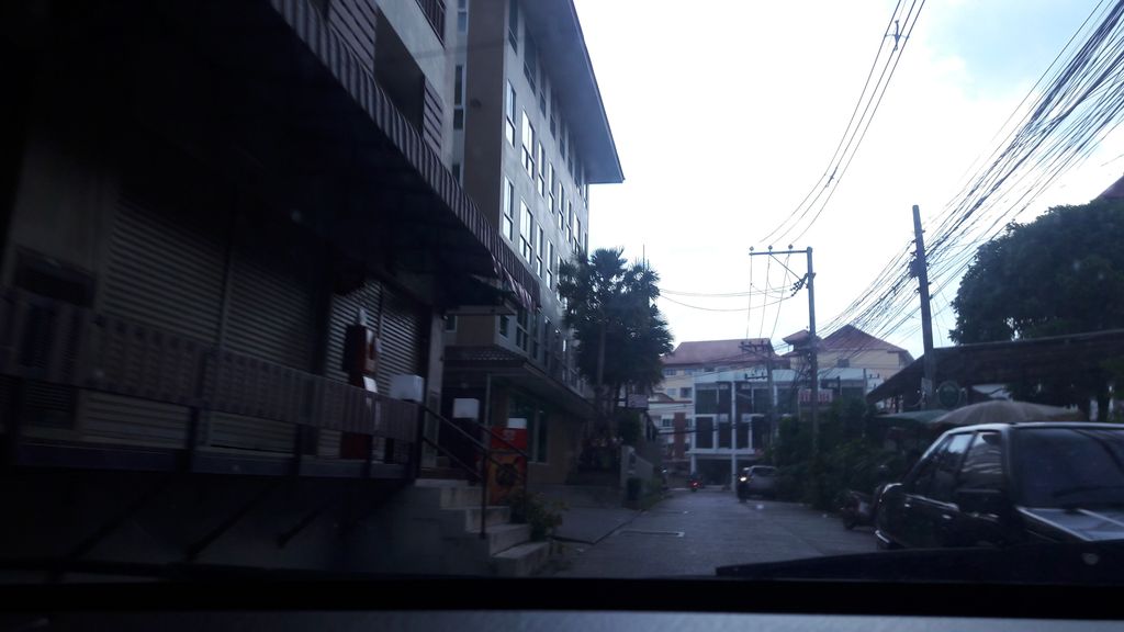 ภาพถนนตรงที่ ร้านพจน์เทเลอร์ ซ่อมเสื้อผ้า (สันติธรรม เวียงบัว) ตั้งอยู่ ถ่ายโดย ratchaphat พ.ศ. 2559 (2016) · A street-level view of where ร้านพจน์เทเลอร์ ซ่อมเสื้อผ้า (สันติธรรม เวียงบัว) · Ran Phot Tailor Somsueapha (Santitham Wiang Bua) stands, by ratchaphat in 2559 (2016)