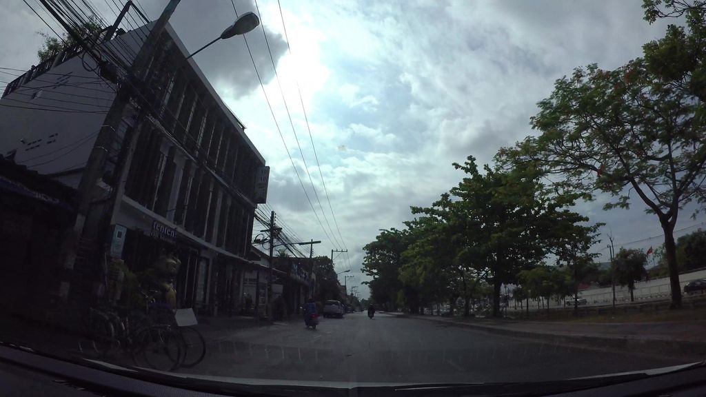 ภาพถนนตรงที่ ไบค์ช้อป ตั้งอยู่ ถ่ายโดย kaart_3 พ.ศ. 2562 (2019) · A street-level view of where ไบค์ช้อป · Bike Shop stands, by kaart_3 in 2562 (2019)