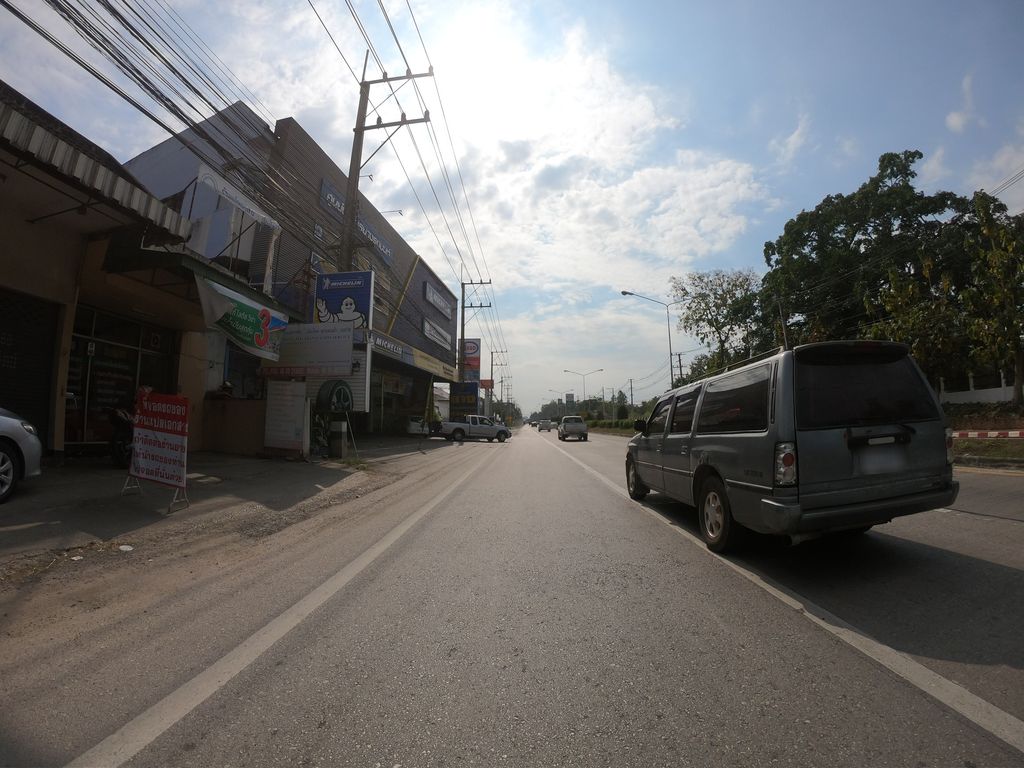 ภาพถนนตรงที่ เชียงใหม่ ทรานสเลชั่น เซอร์วิส ตั้งอยู่ ถ่ายโดย chanuwath_grab พ.ศ. 2562 (2019) · A street-level view of where Chiangmai Translation Service stands, by chanuwath_grab in 2562 (2019)
