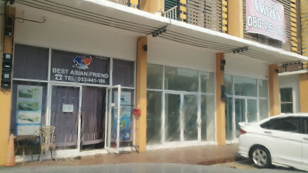 ภาพถนนตรงที่ เดนซ์ ดีไซน์ เดนทรัล คลินิก ตั้งอยู่ ถ่ายโดย jrcarlsen พ.ศ. 2562 (2019) · A street-level view of where เดนซ์ ดีไซน์ เดนทรัล คลินิก · Den Design Dental Clinic stands, by jrcarlsen in 2562 (2019)