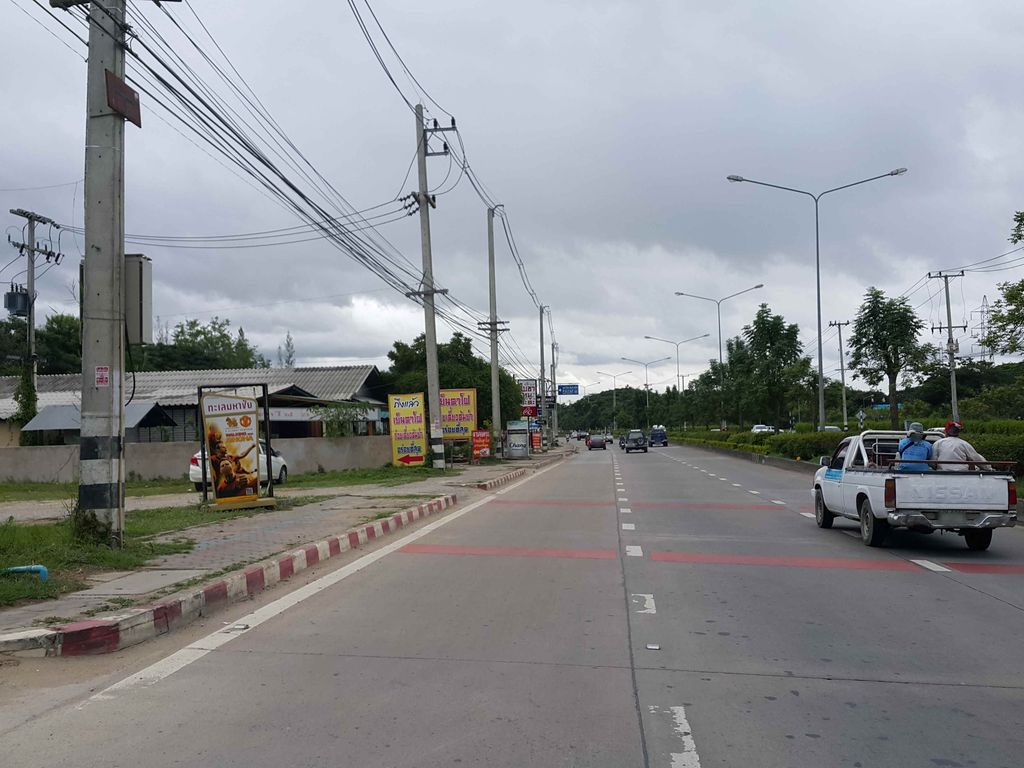 ภาพถนนตรงที่ ดีดีเอส เดนทัล คลินิก DDS ตั้งอยู่ ถ่ายโดย jrcarlsen พ.ศ. 2558 (2015) · A street-level view of where ดีดีเอส เดนทัล คลินิก DDS stands, by jrcarlsen in 2558 (2015)