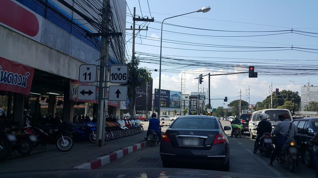 ภาพถนนตรงที่ คลินิกทันตแพทย์วุฒินันท์ ตั้งอยู่ ถ่ายโดย jrcarlsen พ.ศ. 2560 (2017) · A street-level view of where คลินิกทันตแพทย์วุฒินันท์ · Thantaphaet Wuthi Nan Clinic stands, by jrcarlsen in 2560 (2017)