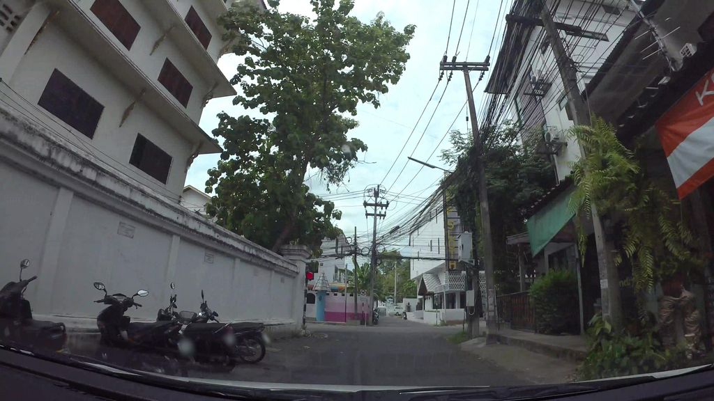 ภาพถนนตรงที่ อ๊อดชุดไทยเชียงใหม่ by aod ตั้งอยู่ ถ่ายโดย kaart_3 พ.ศ. 2562 (2019) · A street-level view of where อ๊อดชุดไทยเชียงใหม่ by aod stands, by kaart_3 in 2562 (2019)