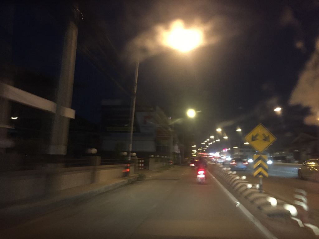 ภาพถนนตรงที่ สุสานบ้านเสาหิน (ป่าช้าหนองหอย) ตั้งอยู่ ถ่ายโดย kyoko พ.ศ. 2561 (2018) · A street-level view of where สุสานบ้านเสาหิน (ป่าช้าหนองหอย) · Susan Ban Saohin (pa Cha Nong Hoi) stands, by kyoko in 2561 (2018)