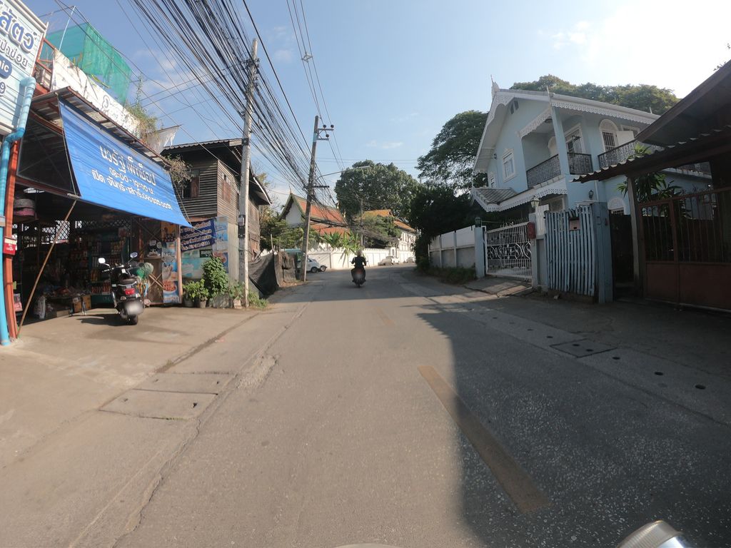 ภาพถนนตรงที่ คลินิกบ้านรักษ์สัตว์ สันป่าข่อย ตั้งอยู่ ถ่ายโดย chanuwath_grab พ.ศ. 2562 (2019) · A street-level view of where คลินิกบ้านรักษ์สัตว์ สันป่าข่อย · Ban Raksat San Pa Khoi Clinic stands, by chanuwath_grab in 2562 (2019)