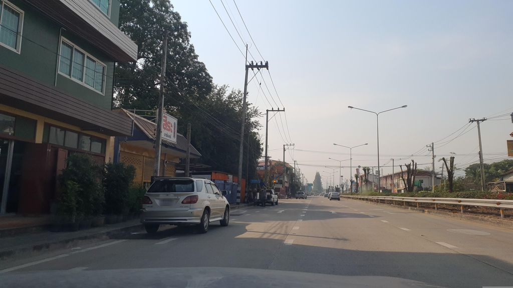 ภาพถนนตรงที่ มาย แคท เฮาส์ & เพ็ทช้อป ตั้งอยู่ ถ่ายโดย jrcarlsen พ.ศ. 2566 (2023) · A street-level view of where มาย แคท เฮาส์ & เพ็ทช้อป · Mai Khaet House & Pet Shop stands, by jrcarlsen in 2566 (2023)