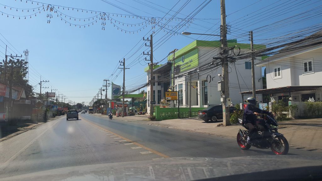 ภาพถนนตรงที่ ไฮเอนด์ มิวสิค ตั้งอยู่ ถ่ายโดย jrcarlsen พ.ศ. 2565 (2022) · A street-level view of where High end Music stands, by jrcarlsen in 2565 (2022)