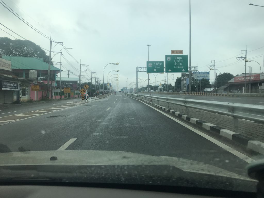ภาพถนนตรงที่ ต.สตีล ตั้งอยู่ ถ่ายโดย ppimpream พ.ศ. 2561 (2018) · A street-level view of where ต.สตีล · Ta.satin stands, by ppimpream in 2561 (2018)