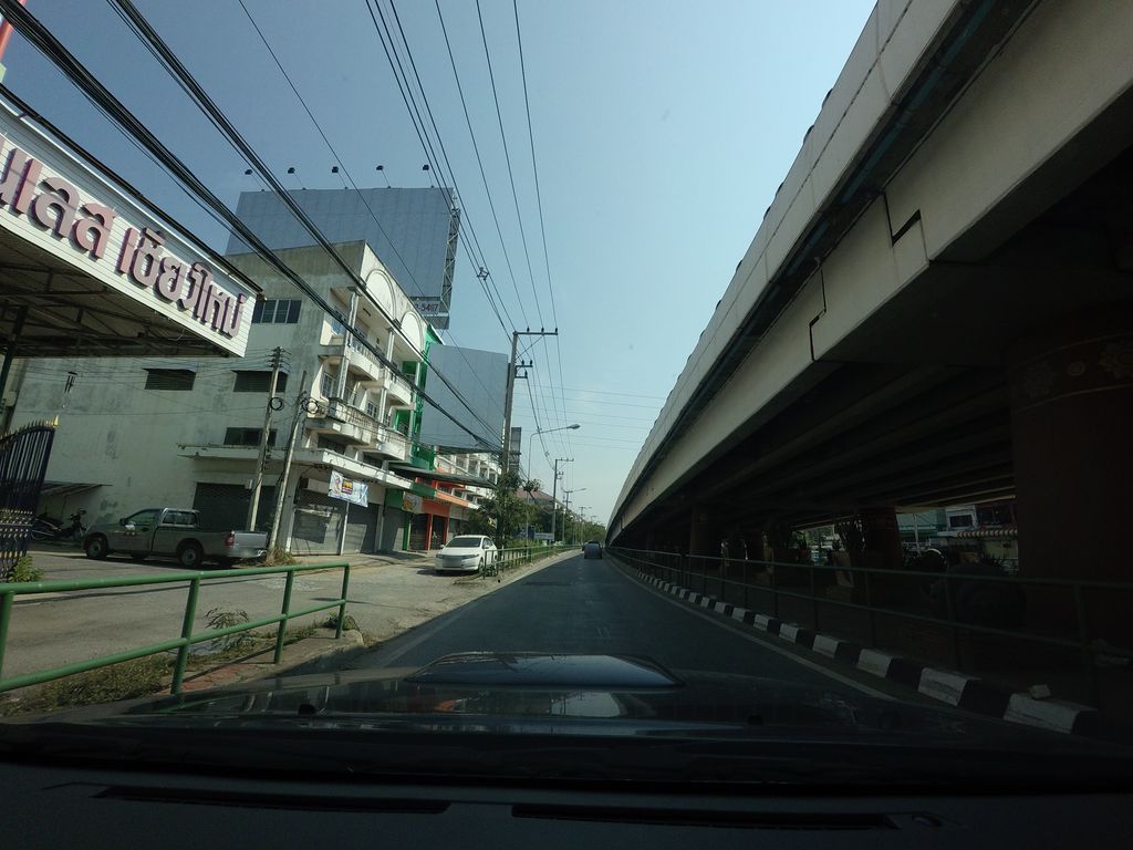 ภาพถนนตรงที่ ศักดิ์สิทธิ์ อัลลอย สแตนเลส ตั้งอยู่ ถ่ายโดย mishari พ.ศ. 2559 (2016) · A street-level view of where ศักดิ์สิทธิ์ อัลลอย สแตนเลส · Saksit Anloi Sataenlet stands, by mishari in 2559 (2016)