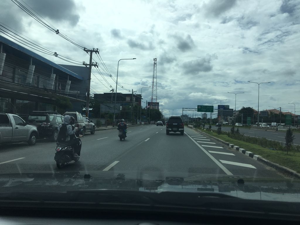 ภาพถนนตรงที่ ไทยแสตนเลสอาร์กอน ตั้งอยู่ ถ่ายโดย wapriz พ.ศ. 2561 (2018) · A street-level view of where ไทยแสตนเลสอาร์กอน · Thai Saetnalet Akon stands, by wapriz in 2561 (2018)