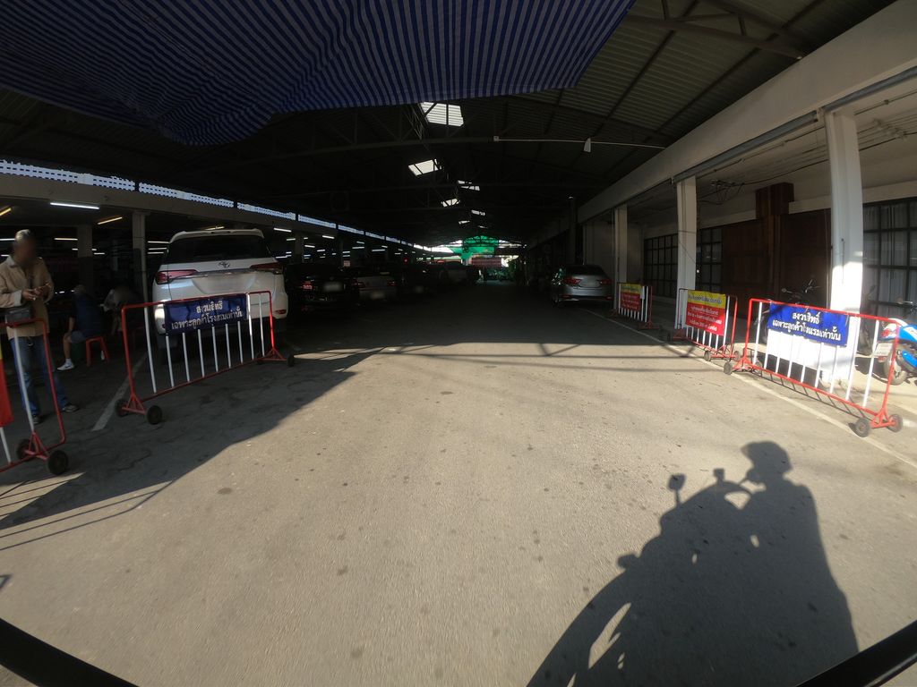 ภาพถนนตรงที่ ไอศกรีมป่าตัน ตั้งอยู่ ถ่ายโดย chanuwath_grab พ.ศ. 2562 (2019) · A street-level view of where Pa Tan ice cream cart stands, by chanuwath_grab in 2562 (2019)
