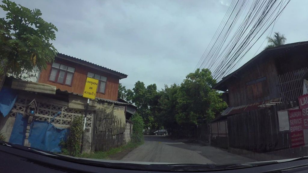 ภาพถนนตรงที่ รัานซักผ้าหยอดเหรียญ ตั้งอยู่ ถ่ายโดย kaart_3 พ.ศ. 2562 (2019) · A street-level view of where รัานซักผ้าหยอดเหรียญ · Rana Sakpha Yotrian stands, by kaart_3 in 2562 (2019)