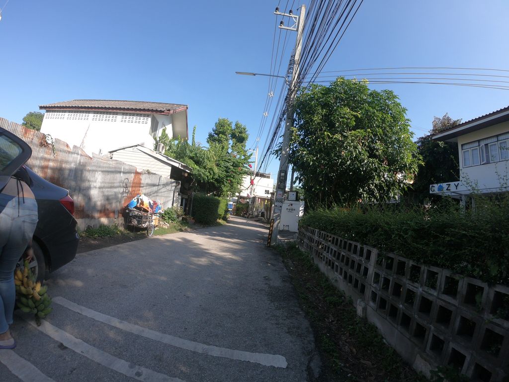 ภาพถนนตรงที่ แมวซักรีด ตั้งอยู่ ถ่ายโดย chanuwath_grab พ.ศ. 2562 (2019) · A street-level view of where แมวซักรีด · Maeosakrit stands, by chanuwath_grab in 2562 (2019)