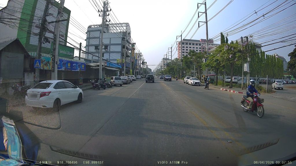 ภาพถนนตรงที่ เอม ซักอบรีด (ช้างคลาน) ตั้งอยู่ ถ่ายโดย ThailandCambodia พ.ศ. 2569 (2026) · A street-level view of where เอม ซักอบรีด (ช้างคลาน) · Em Sakabrit (Chang Khlan) stands, by ThailandCambodia in 2569 (2026)