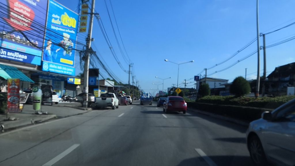 ภาพถนนตรงที่ อ๊อตเทริ วอช แอนด์ ดราย (แม่เหียะ) ตั้งอยู่ ถ่ายโดย charlesano พ.ศ. 2561 (2018) · A street-level view of where อ๊อตเทริ วอช แอนด์ ดราย (แม่เหียะ) · Otsoe Wash & Dry (Mae Hia) stands, by charlesano in 2561 (2018)