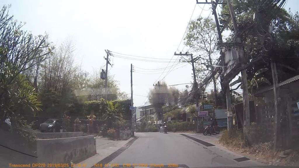 ภาพถนนตรงที่ คิวซี วอเทอร์ร้านสะดวกซัก 24 ชั่วโมง (ซอยวัดอุโมงค์) ตั้งอยู่ ถ่ายโดย mapcreator พ.ศ. 2562 (2019) · A street-level view of where คิวซี วอเทอร์ร้านสะดวกซัก 24 ชั่วโมง (ซอยวัดอุโมงค์) · Khiosi Wothoe Ran Saduaksak 24 Chuamong (soi Wat Umong) stands, by mapcreator in 2562 (2019)