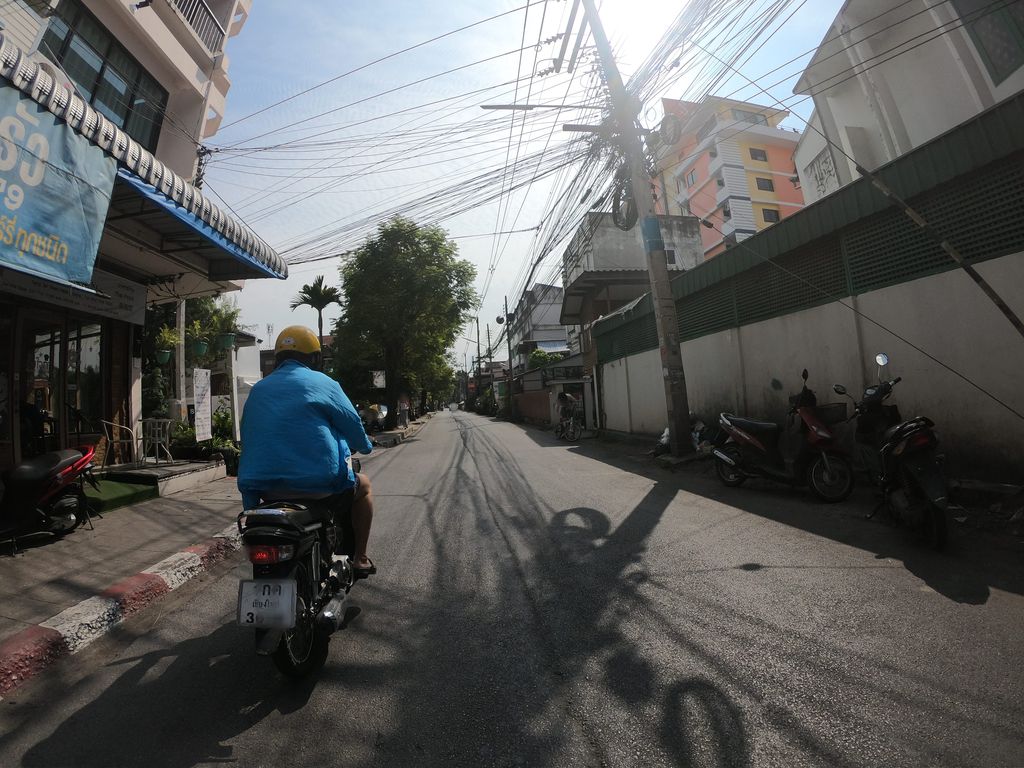 ภาพถนนตรงที่ ซัมเมอร์ ซักผ้า อบผ้า 24h:r ตั้งอยู่ ถ่ายโดย chanuwath_grab พ.ศ. 2562 (2019) · A street-level view of where ซัมเมอร์ ซักผ้า อบผ้า 24h:r · Sammoe Sakpha Oppha 24h:r stands, by chanuwath_grab in 2562 (2019)