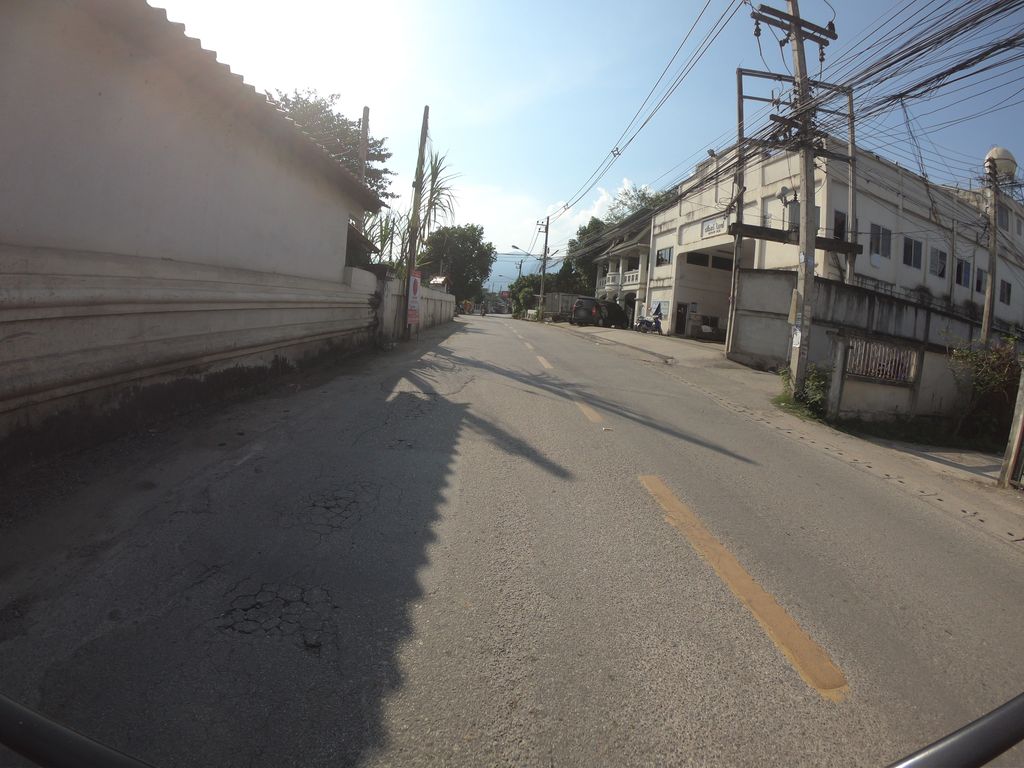 ภาพถนนตรงที่ สปิน คลีน (โชตนา 22) ตั้งอยู่ ถ่ายโดย chanuwath_grab พ.ศ. 2562 (2019) · A street-level view of where สปิน คลีน (โชตนา 22) · Sapin Khlin (chotna 22) stands, by chanuwath_grab in 2562 (2019)