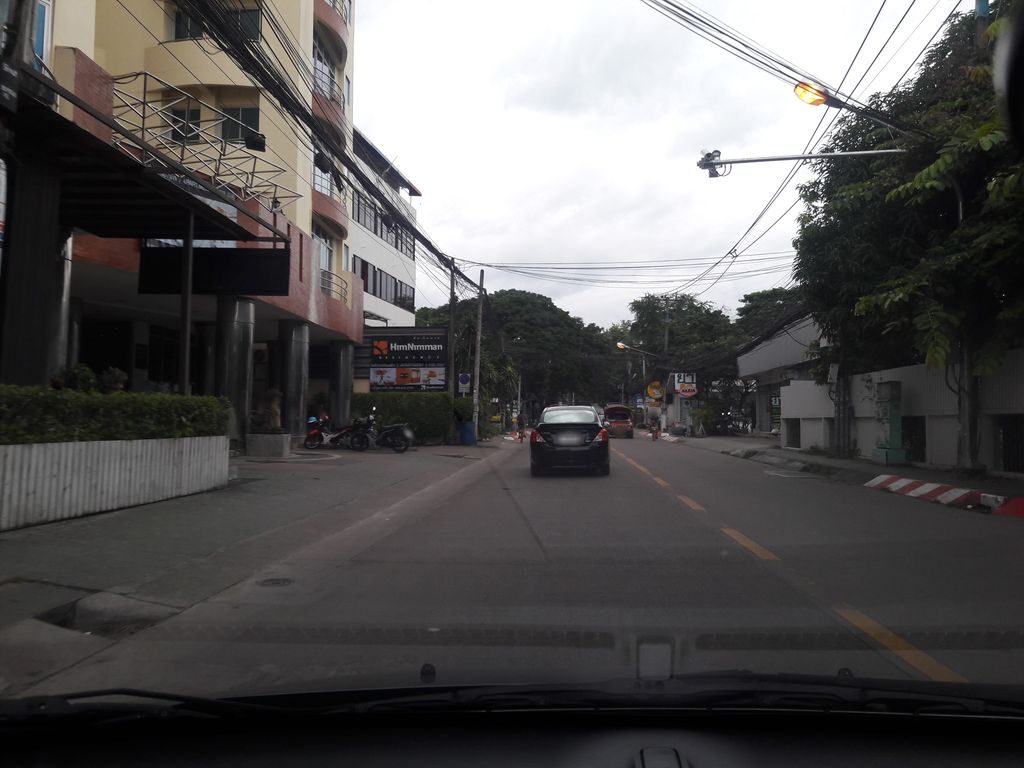 ภาพถนนตรงที่ เนโกะ ร้านสะดวกซัก (ศิริมังคลาจารย์) ตั้งอยู่ ถ่ายโดย superbate พ.ศ. 2561 (2018) · A street-level view of where เนโกะ ร้านสะดวกซัก (ศิริมังคลาจารย์) · Neko Ran Saduaksak (siri Mang Khla Chan) stands, by superbate in 2561 (2018)