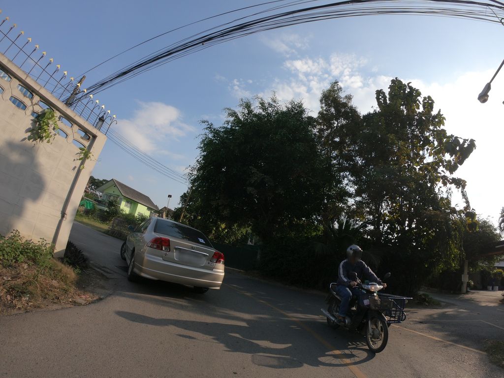 ภาพถนนตรงที่ ซักผ้าหยอดเหรียญ สมายกรีน ตั้งอยู่ ถ่ายโดย chanuwath_grab พ.ศ. 2562 (2019) · A street-level view of where ซักผ้าหยอดเหรียญ สมายกรีน · Sakpha Yotrian Samaikrin stands, by chanuwath_grab in 2562 (2019)