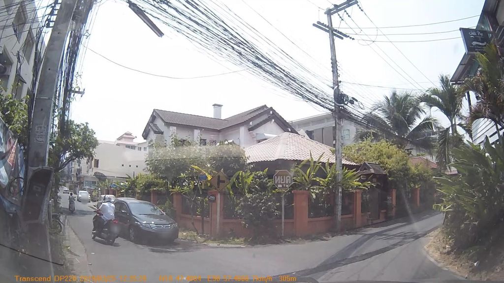 ภาพถนนตรงที่ ร้านซอยแจ่มฟ้าซ่อมมอเตอร์ไซค์ ตั้งอยู่ ถ่ายโดย mapcreator พ.ศ. 2562 (2019) · A street-level view of where ร้านซอยแจ่มฟ้าซ่อมมอเตอร์ไซค์ · Ran Soi Chaemfa Som Motorcycle stands, by mapcreator in 2562 (2019)