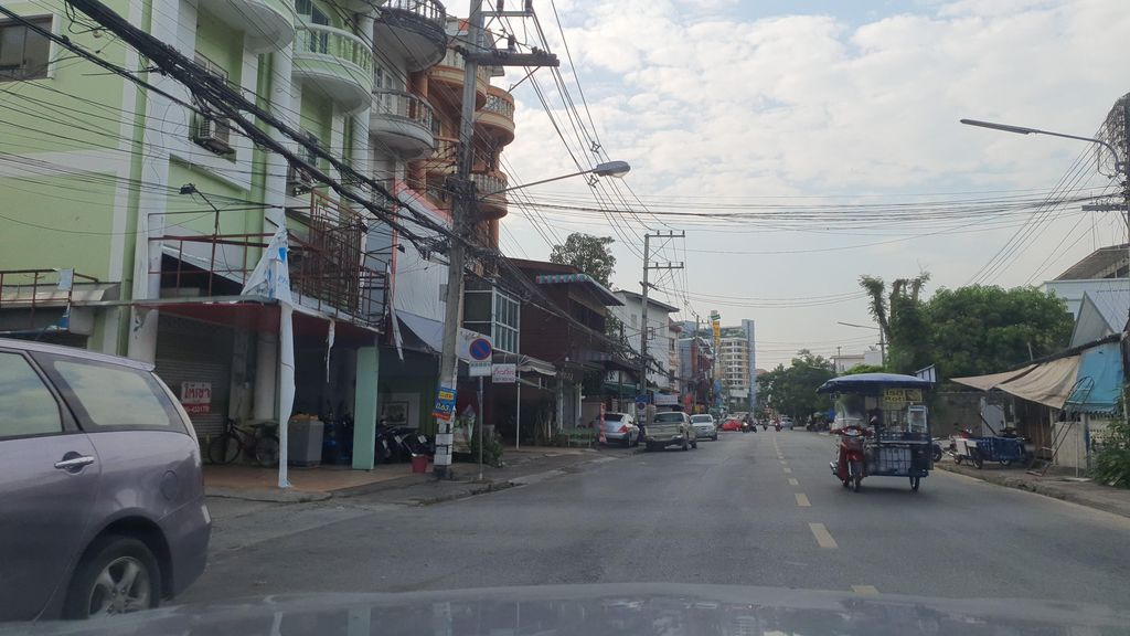 ภาพถนนตรงที่ ร้านซ่อมมอเตอร์ไซค์ (ช่างดุล) [เจริญประเทศ] ตั้งอยู่ ถ่ายโดย jrcarlsen พ.ศ. 2565 (2022) · A street-level view of where ร้านซ่อมมอเตอร์ไซค์ (ช่างดุล) [เจริญประเทศ] · Ran Som Motorcycle (changdun) [Charoen Prathet] stands, by jrcarlsen in 2565 (2022)