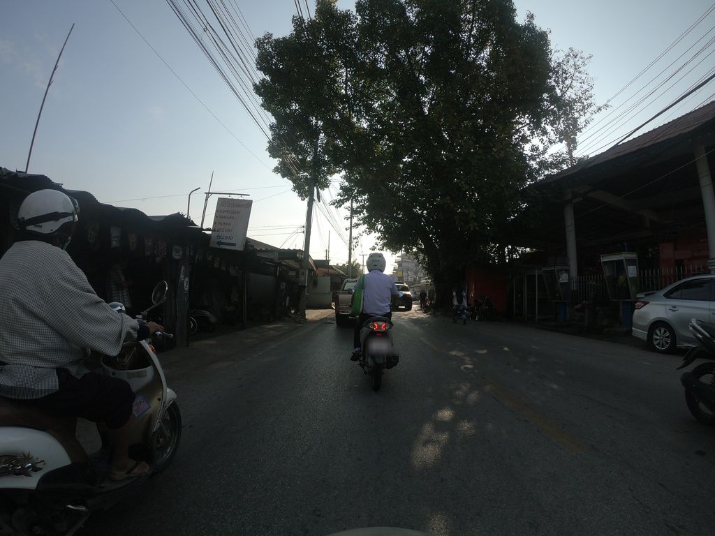 ภาพถนนตรงที่ ร้านซ่อมมอเตอร์ไซค์ [ถนน ช้างเผือก ซอย 4] ตั้งอยู่ ถ่ายโดย chanuwath_grab พ.ศ. 2562 (2019) · A street-level view of where ร้านซ่อมมอเตอร์ไซค์ [ถนน ช้างเผือก ซอย 4] · Ran Som Motorcycle [thanon Chang Phueak Soi 4] stands, by chanuwath_grab in 2562 (2019)