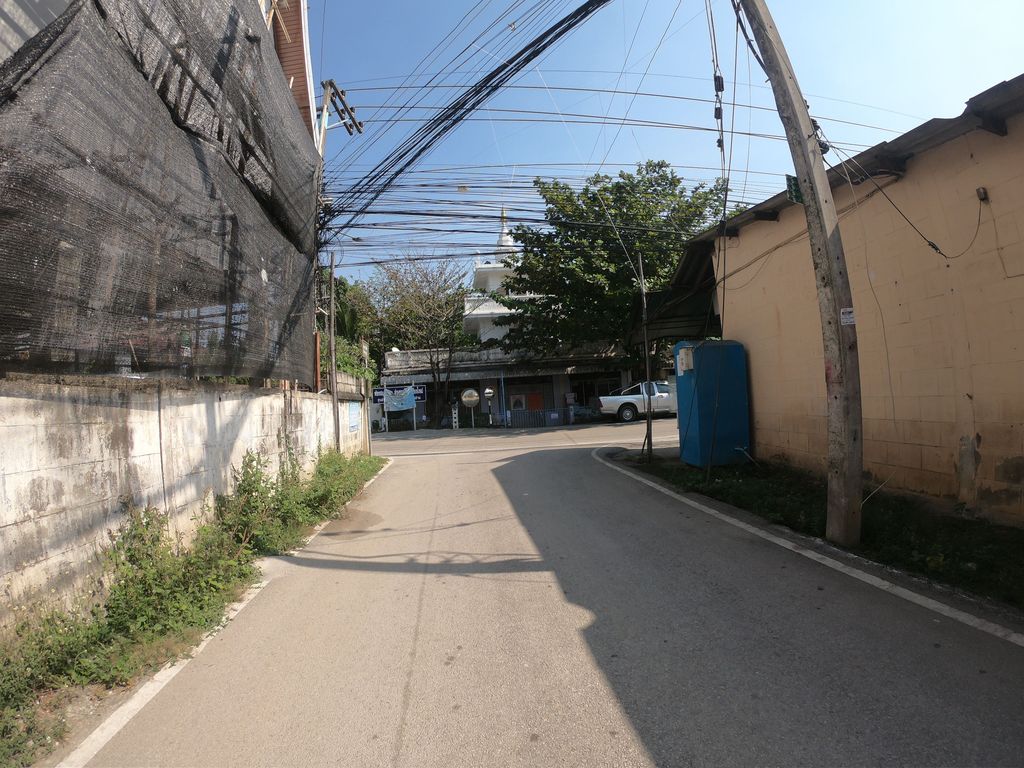 ภาพถนนตรงที่ เอฟ เซอร์วิส ตั้งอยู่ ถ่ายโดย chanuwath_grab พ.ศ. 2562 (2019) · A street-level view of where เอฟ เซอร์วิส · Ep Service stands, by chanuwath_grab in 2562 (2019)