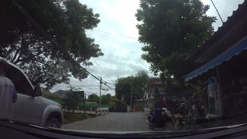 ภาพถนนตรงที่ ร้านซ่อมมอเตอร์ไซค์  อู่ ลีดเดอร์ (เชียงใหม่ 1) [บ้านสันป่าเรียง] ตั้งอยู่ ถ่ายโดย kaart_3 พ.ศ. 2562 (2019) · A street-level view of where ร้านซ่อมมอเตอร์ไซค์  อู่ ลีดเดอร์ (เชียงใหม่ 1) [บ้านสันป่าเรียง] · Ran Som Motorcycle U Litdoe (Chiang Mai 1) [ban San Pa Riang] stands, by kaart_3 in 2562 (2019)