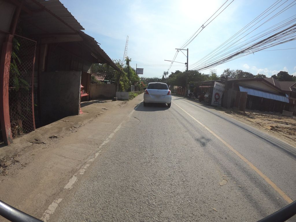 ภาพถนนตรงที่ มิกเรสซิ่ง ตั้งอยู่ ถ่ายโดย chanuwath_grab พ.ศ. 2562 (2019) · A street-level view of where มิกเรสซิ่ง · Mikretsing stands, by chanuwath_grab in 2562 (2019)