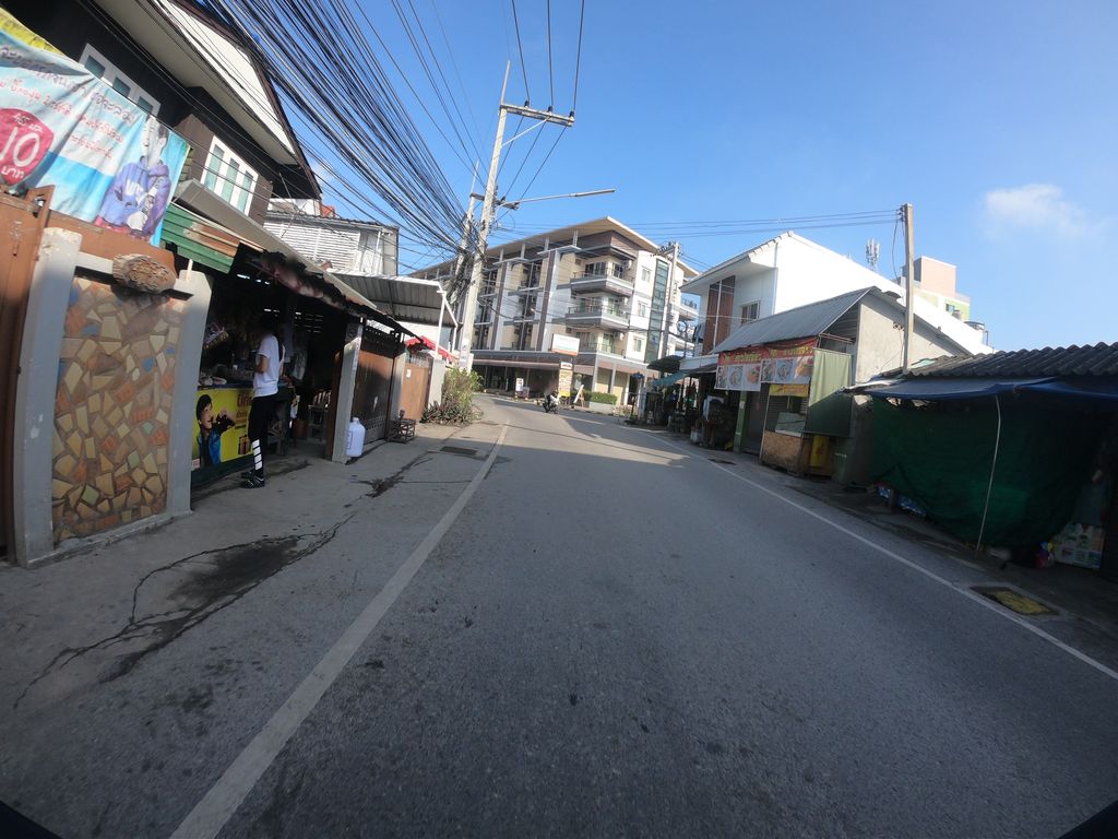 ภาพถนนตรงที่ ร้านซ่อมมอเตอร์ไซค์ [ช่างเคี่ยน] ตั้งอยู่ ถ่ายโดย chanuwath_grab พ.ศ. 2562 (2019) · A street-level view of where ร้านซ่อมมอเตอร์ไซค์ [ช่างเคี่ยน] · Ran Som Motorcycle [changkhian] stands, by chanuwath_grab in 2562 (2019)