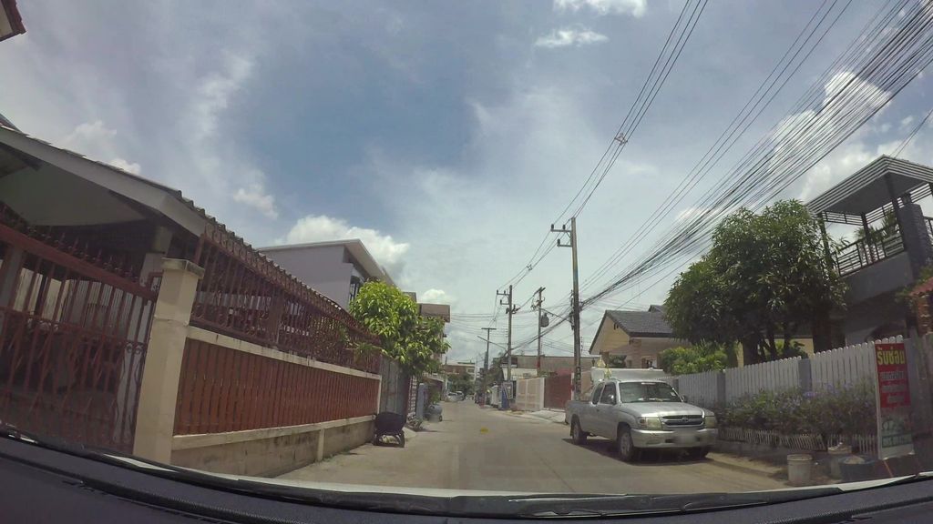 ภาพถนนตรงที่ ร้านซ่อมมอเตอร์ไซค์ ตั้งอยู่ ถ่ายโดย kaart_3 พ.ศ. 2562 (2019) · A street-level view of where ร้านซ่อมมอเตอร์ไซค์ · Ran Som Motorcycle stands, by kaart_3 in 2562 (2019)