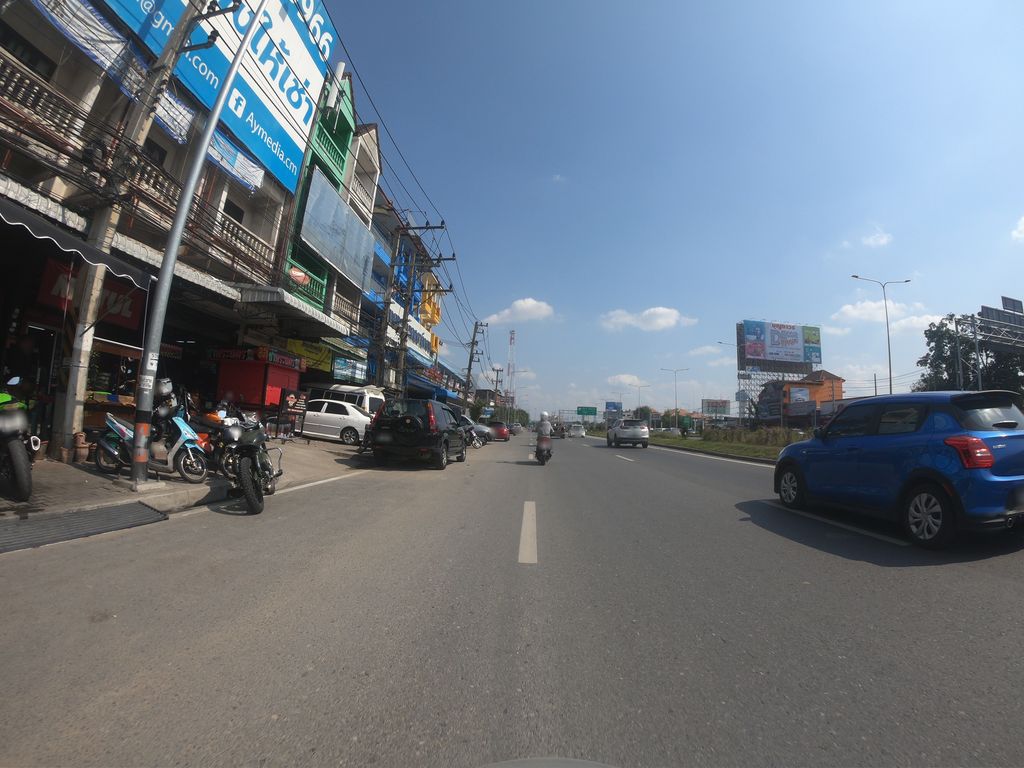ภาพถนนตรงที่ ชัคเชชไบค์ ช้อป ตั้งอยู่ ถ่ายโดย chanuwath_grab พ.ศ. 2562 (2019) · A street-level view of where ชัคเชชไบค์ ช้อป · Chakchetbai Shop stands, by chanuwath_grab in 2562 (2019)