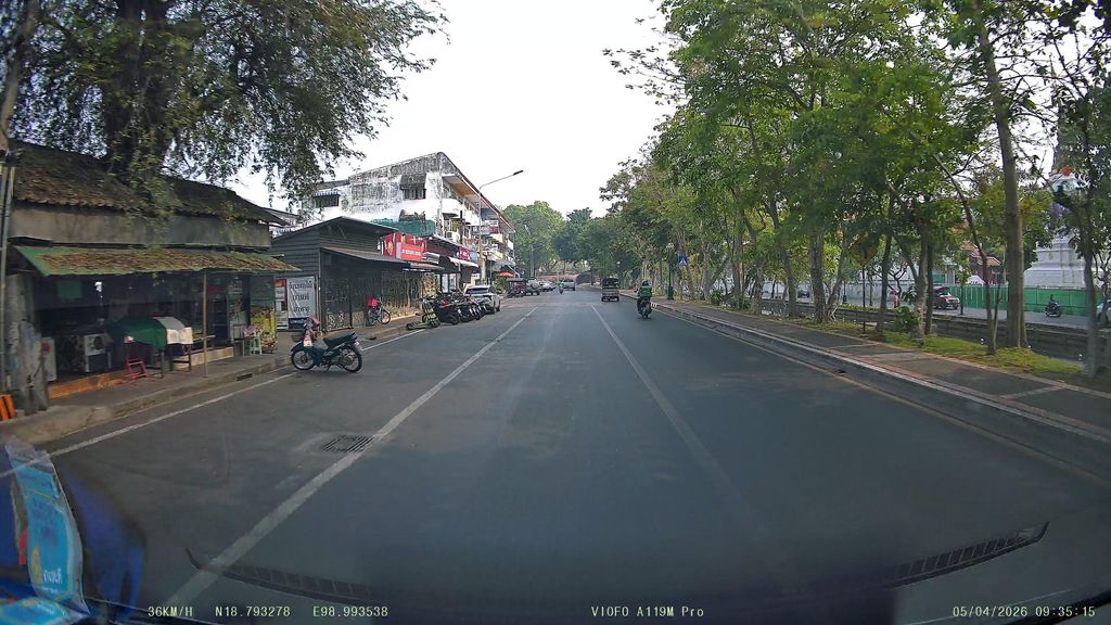 ภาพถนนตรงที่ เค้กไข่ไต้หวัน Best Bake ตั้งอยู่ ถ่ายโดย ThailandCambodia พ.ศ. 2569 (2026) · A street-level view of where Best Bake Taiwanese egg cake stands, by ThailandCambodia in 2569 (2026)